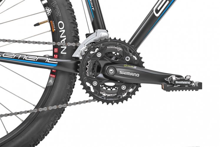 Мощные шатуны Shimano стандарта Octalinkс шлицевой посадкой, оснащены съёмными ведущими звёздами. Благодаря картриджной каретке на закрытых подшипниках достигается продолжительный срок службы.