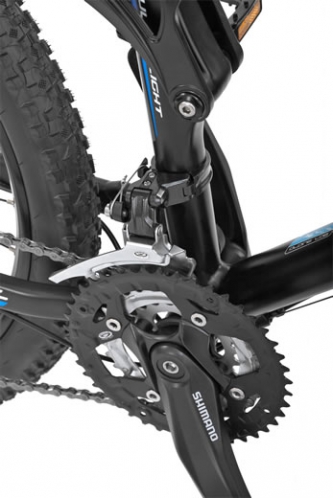 Выносливые компоненты трансмиссии из туристических групп Shimano обеспечивают высочайший ресурс и надёжность. 